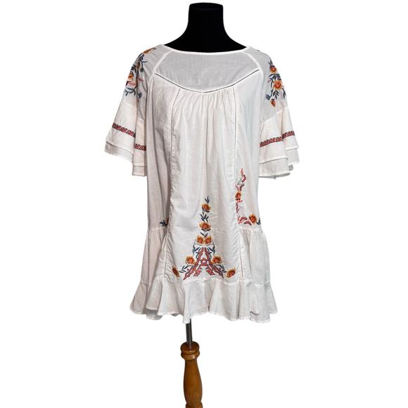 Goodnight Macaroon‎ White Embroidered Dress Size LARGE Ruffle Floral - Picture 1 of 8